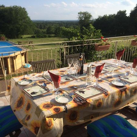Les Petits Chenes Bed & Breakfast La Pellerine  Dış mekan fotoğraf