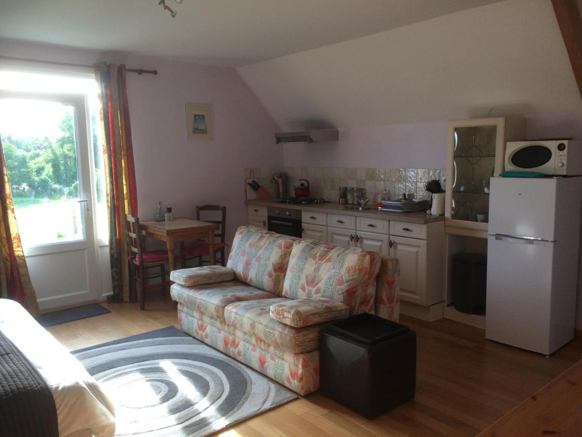 Les Petits Chenes Bed & Breakfast La Pellerine  Dış mekan fotoğraf