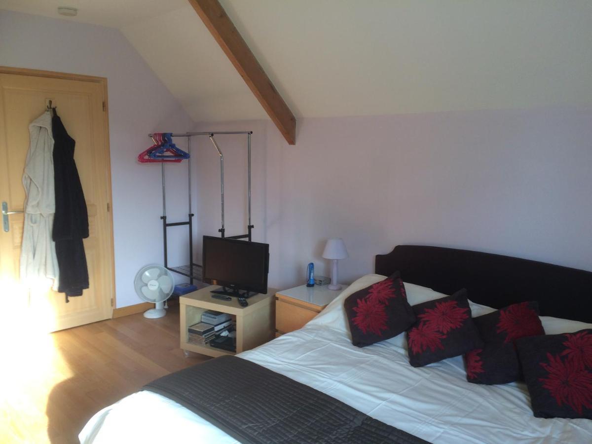Les Petits Chenes Bed & Breakfast La Pellerine  Dış mekan fotoğraf