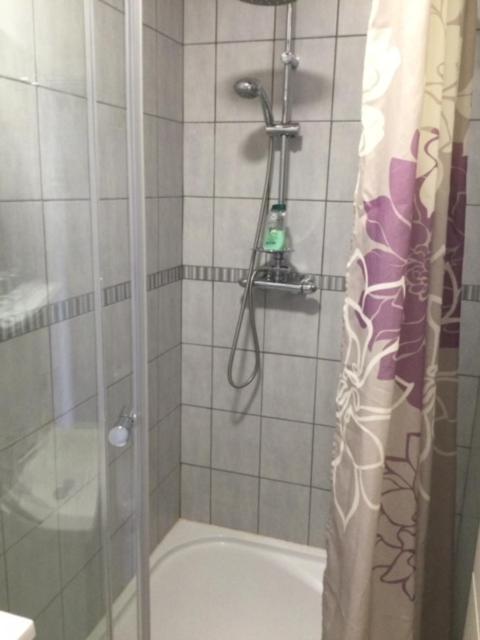 Les Petits Chenes Bed & Breakfast La Pellerine  Dış mekan fotoğraf
